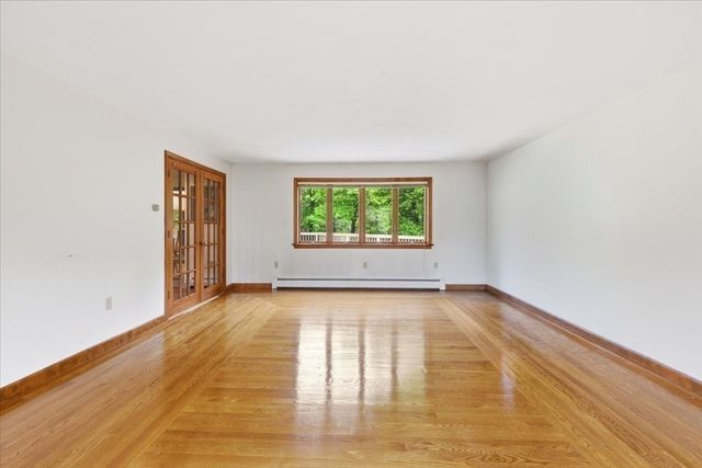 6 Hoover Rd, Norfolk, MA 02056