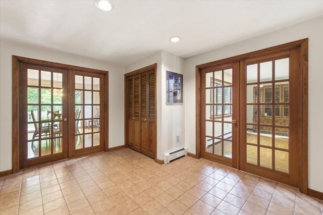 6 Hoover Rd, Norfolk, MA 02056