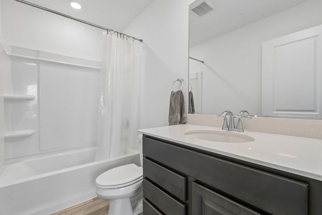 2703 Martini Street, Mundelein, IL 60060