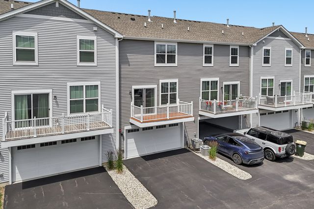 2703 Martini Street, Mundelein, IL 60060