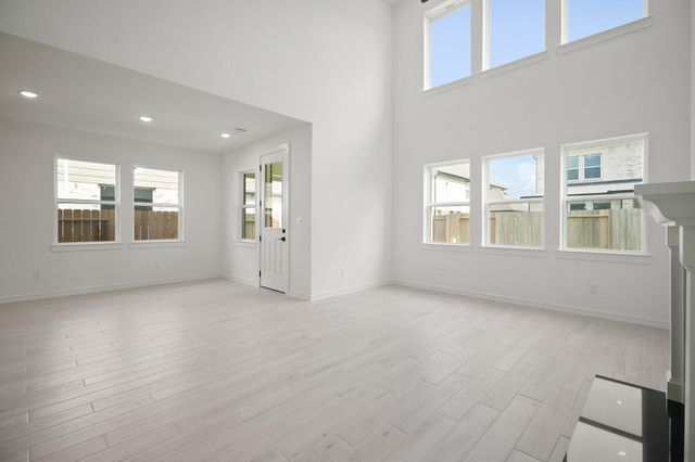 217 Dunovant Drive, Sealy, TX 77474