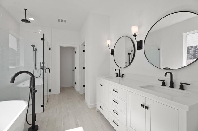 217 Dunovant Drive, Sealy, TX 77474