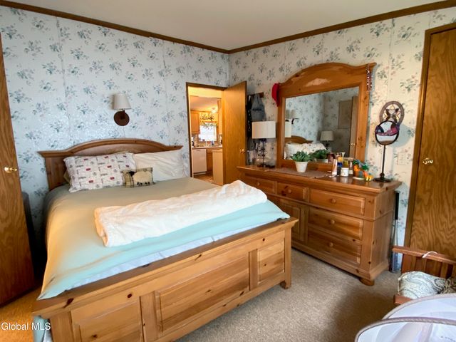 4 Lower Heights Road, Hadley, NY 12835