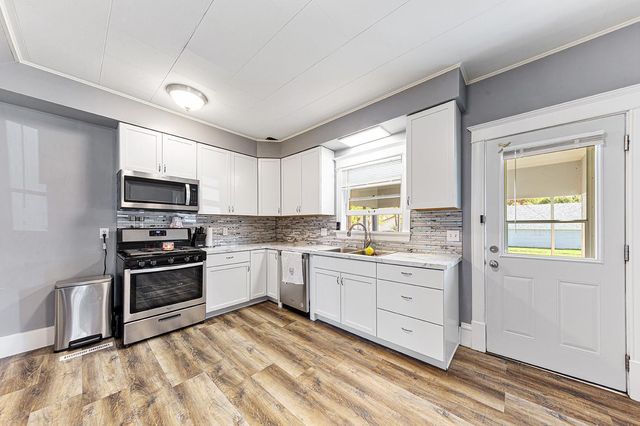 727 2nd Street NW, Faribault, MN 55021