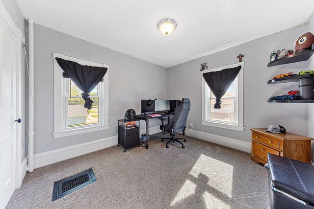 727 2nd Street NW, Faribault, MN 55021