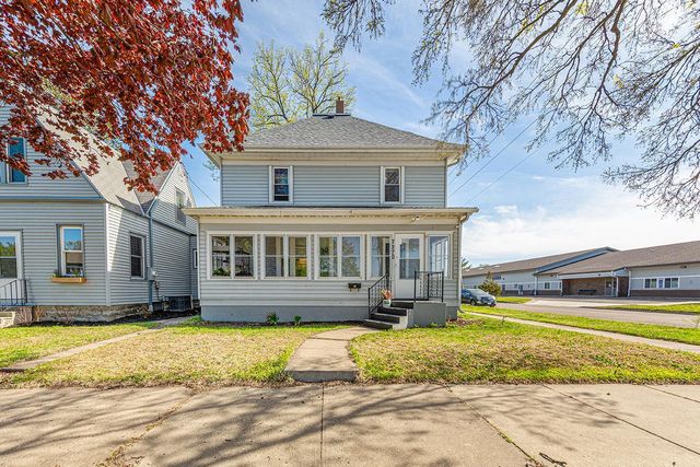 727 2nd Street NW, Faribault, MN 55021