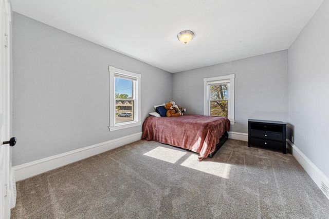 727 2nd Street NW, Faribault, MN 55021