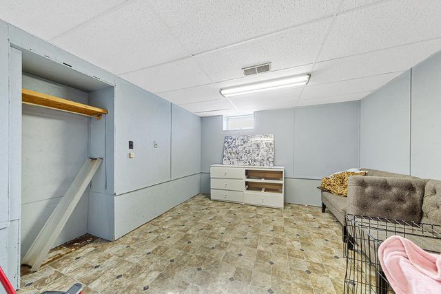 727 2nd Street NW, Faribault, MN 55021