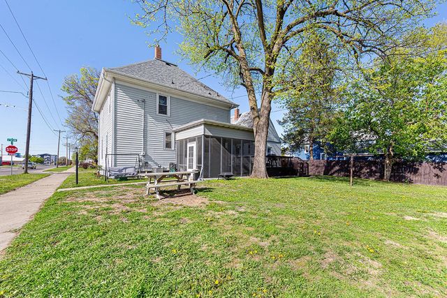 727 2nd Street NW, Faribault, MN 55021