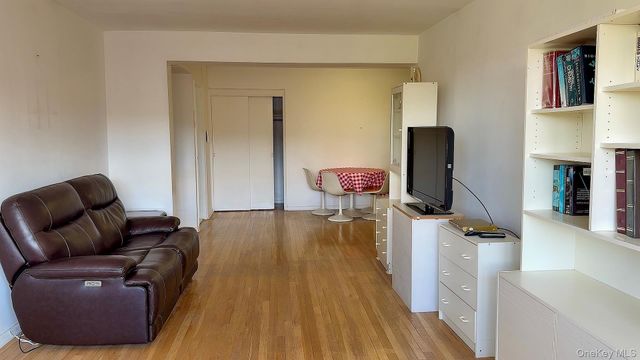 140-21 31st Rd 6C, Flushing, NY 11354