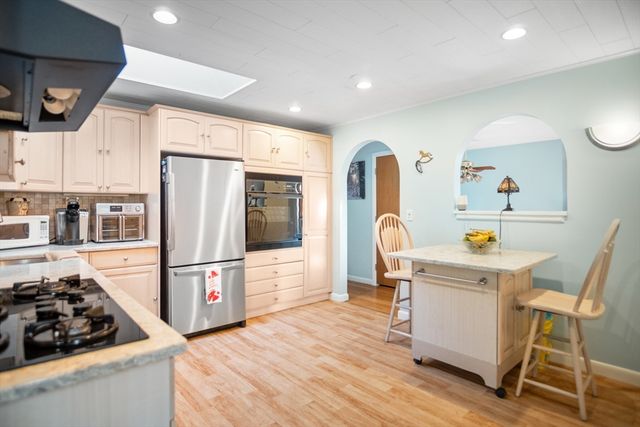 21 Joyce Rd, Peabody, MA 01960