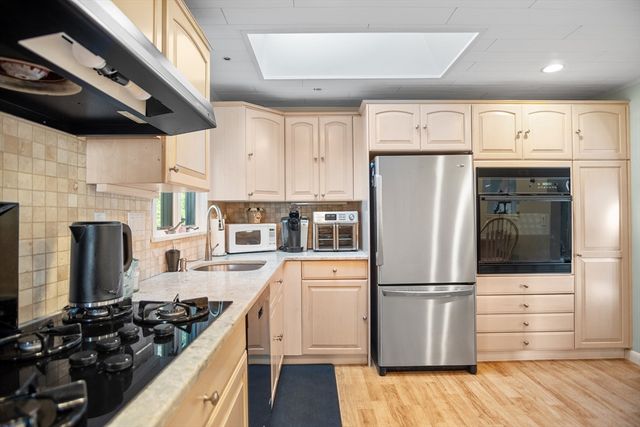 21 Joyce Rd, Peabody, MA 01960