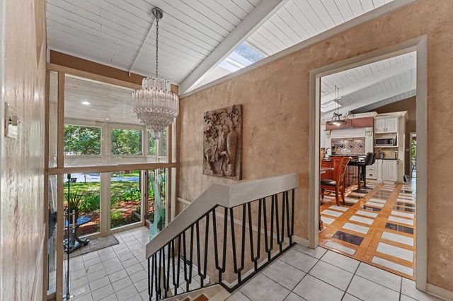 909 W 126th Avenue, Crown Point, IN 46307