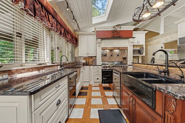 909 W 126th Avenue, Crown Point, IN 46307