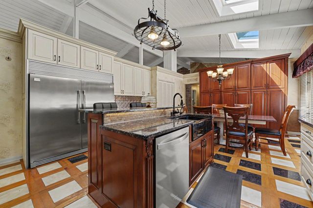 909 W 126th Avenue, Crown Point, IN 46307
