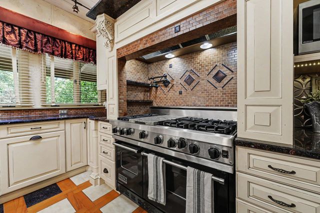 909 W 126th Avenue, Crown Point, IN 46307