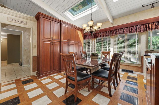 909 W 126th Avenue, Crown Point, IN 46307