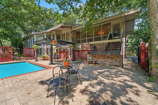 909 W 126th Avenue, Crown Point, IN 46307
