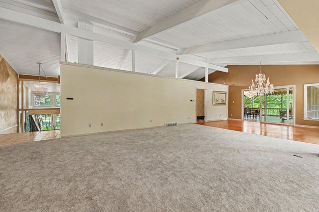 909 W 126th Avenue, Crown Point, IN 46307