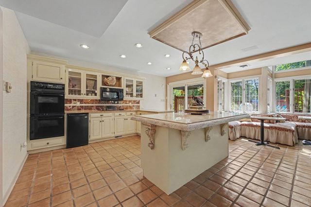 909 W 126th Avenue, Crown Point, IN 46307