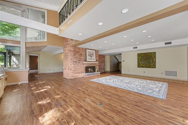 909 W 126th Avenue, Crown Point, IN 46307