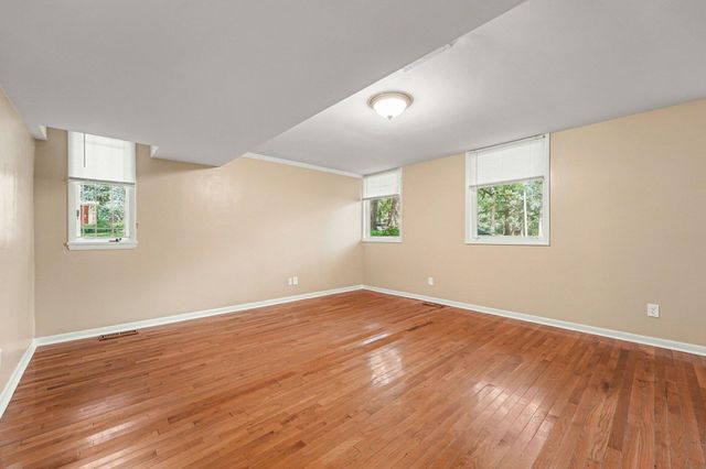 909 W 126th Avenue, Crown Point, IN 46307