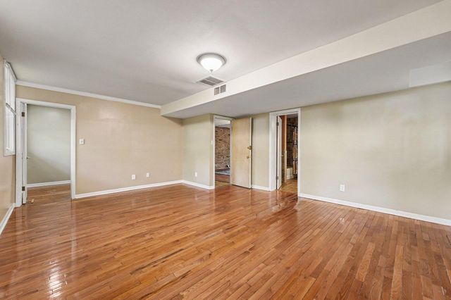 909 W 126th Avenue, Crown Point, IN 46307