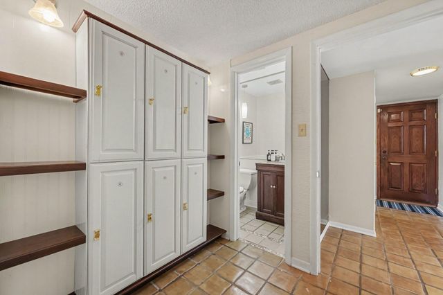 909 W 126th Avenue, Crown Point, IN 46307