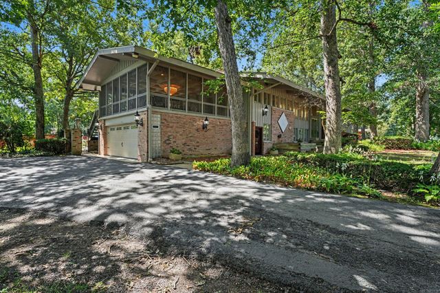 909 W 126th Avenue, Crown Point, IN 46307