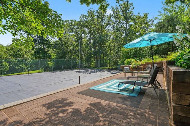 909 W 126th Avenue, Crown Point, IN 46307