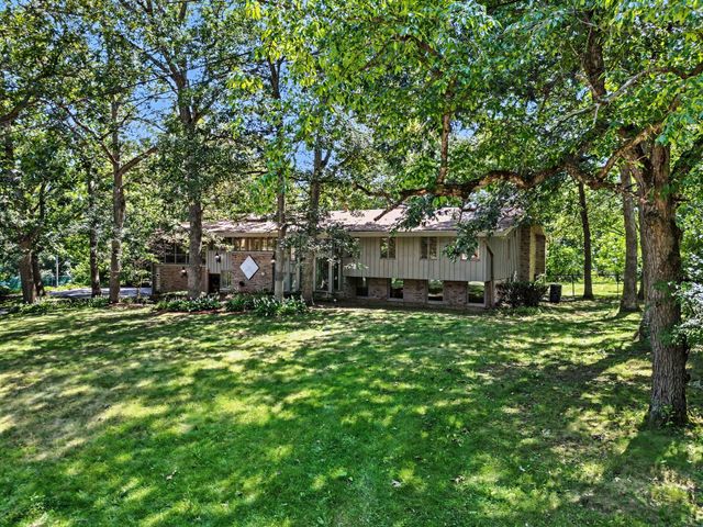 909 W 126th Avenue, Crown Point, IN 46307