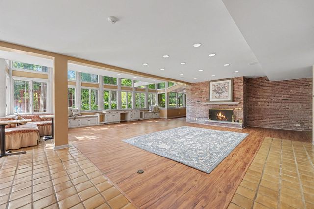 909 W 126th Avenue, Crown Point, IN 46307
