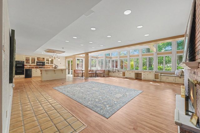 909 W 126th Avenue, Crown Point, IN 46307