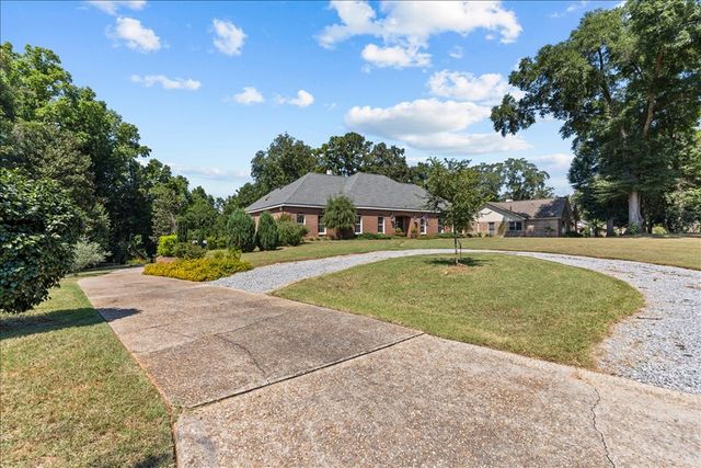 2605 Thorndale Place, Dothan, AL 36303