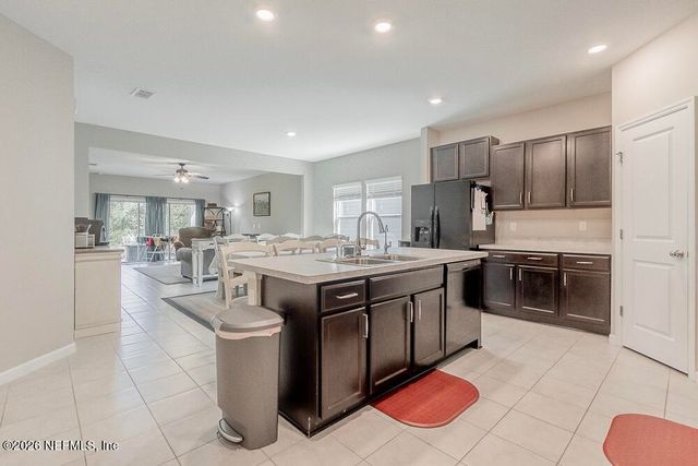 5615 KELLAR Circle, Jacksonville, FL 32218