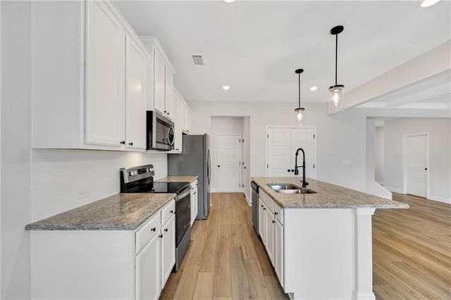 5325 Fox Hill Lane, Oakwood, GA 30566