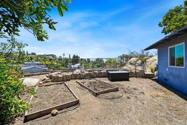 673 Monterey Lane, Vista, CA 92084