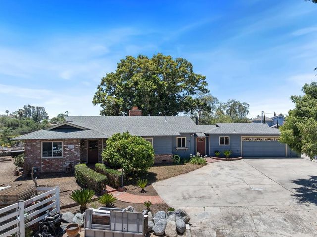 673 Monterey Lane, Vista, CA 92084