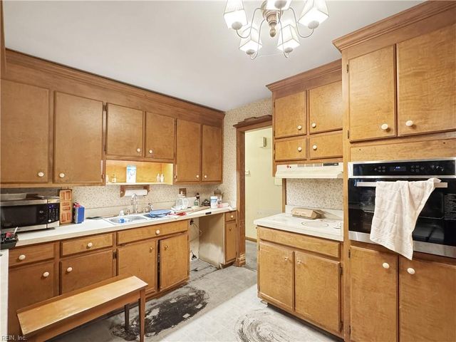 138 Beechwood DR, Suffolk, VA 23434