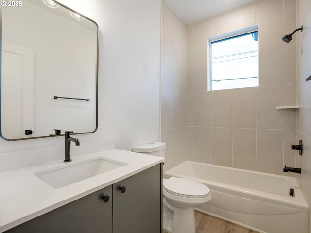 5855 Ne Prescott St, Portland, OR 97218