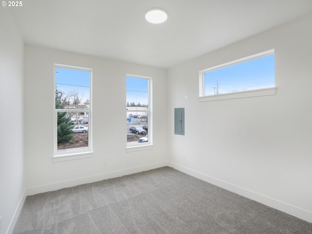 5855 Ne Prescott St, Portland, OR 97218