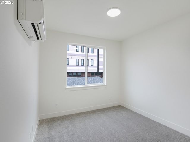 5855 Ne Prescott St, Portland, OR 97218