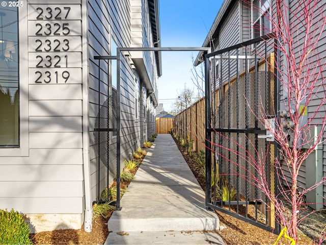 5855 Ne Prescott St, Portland, OR 97218