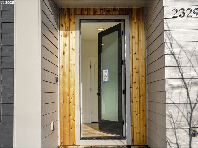 5855 Ne Prescott St, Portland, OR 97218