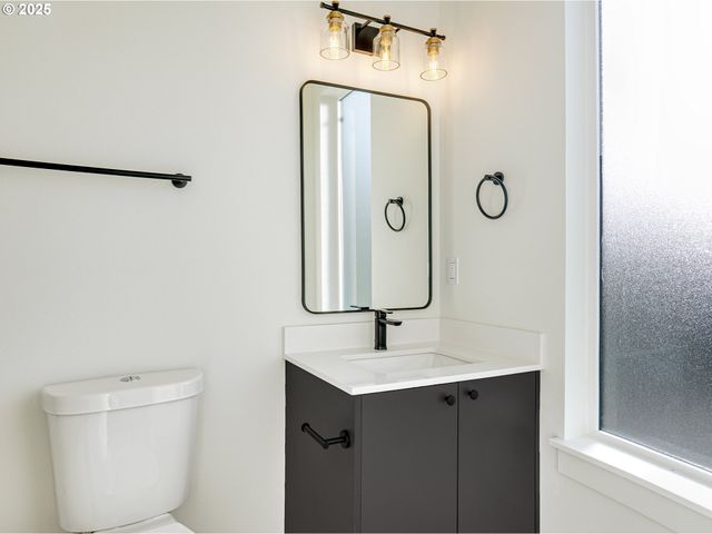 5855 Ne Prescott St, Portland, OR 97218