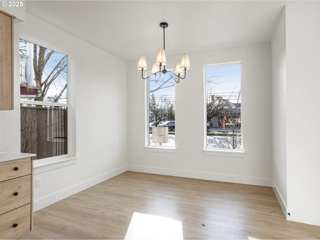 5855 Ne Prescott St, Portland, OR 97218