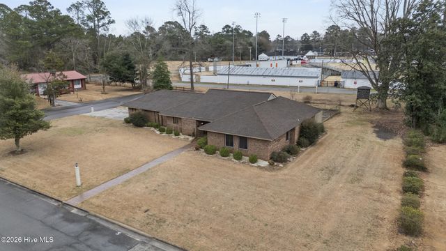616 E Murphy Street, Wallace, NC 28466