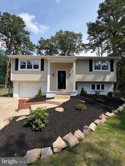 142 ACORN CT, Pemberton, NJ 08068