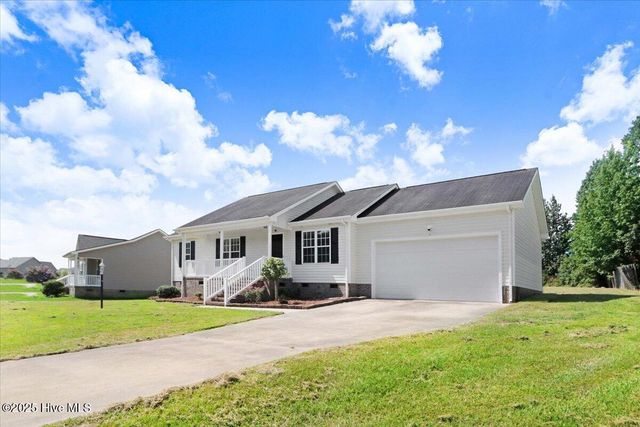 207 Starcrest Drive, Pikeville, NC 27863