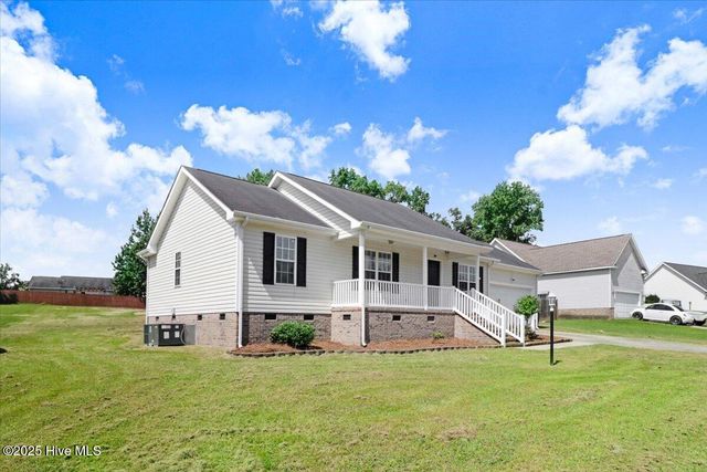207 Starcrest Drive, Pikeville, NC 27863